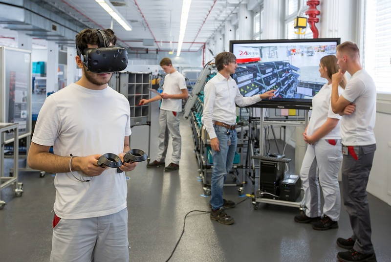 Obr. 1: Logistické simulace společnosti Innoactive využívají spolu s virtuální realitou Vive i ve Volkswagen Group.