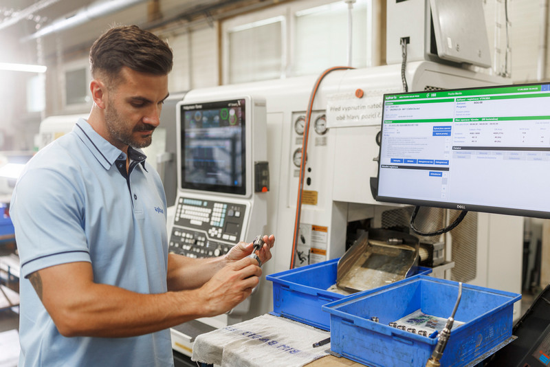 Kdo může za to, že mnoho výrobních firem vstoupilo do 21. století zatím jen jednou nohou