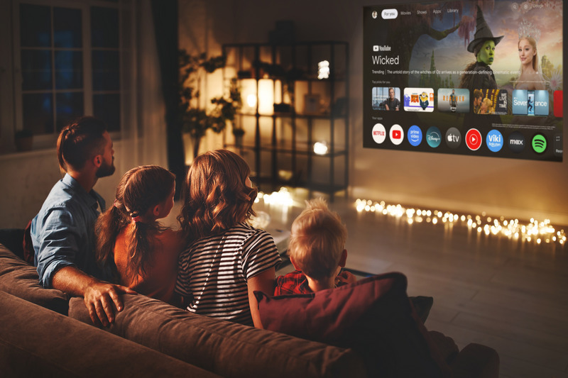 Chytrý projektor, který promění jakýkoli prostor v kino