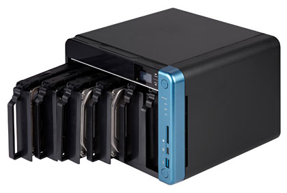 QNAP QM2 M.2 SSD nebo 10GbE LAN
