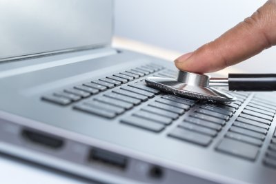 Malware Kwampirs napad pedevm zdravotnick zazen