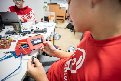 Smart Health Hackathonu vyhrla aplikace, kter pome nevidomm diabetikm