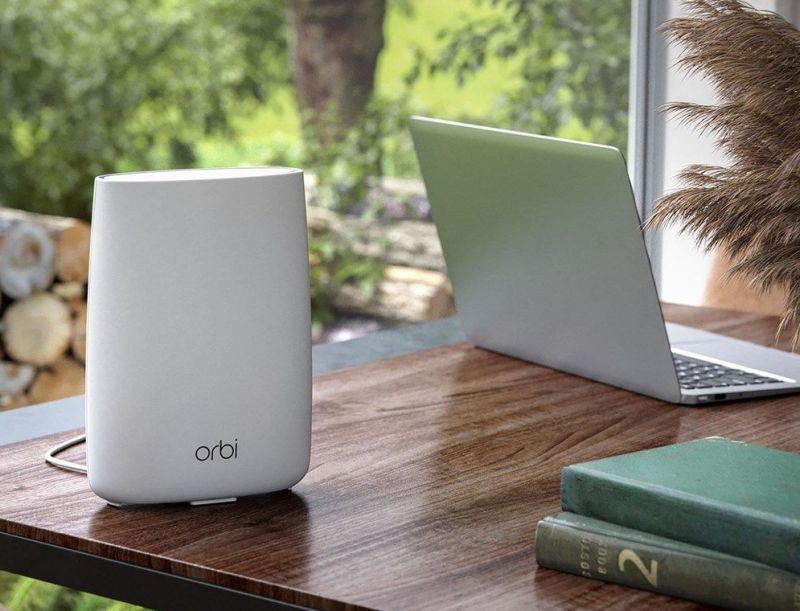 4G LTE modem NETGEAR Orbi LBR20 s tpsmovou bezdrtovou mesh technologi