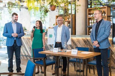 Obr. 2: Zstupci spolenosti Asseco Solutions na tiskov konferenci k uveden novho systmu  zleva Ji Hub, Kateina Tralov, Petr Hampl a Luk Ontl
