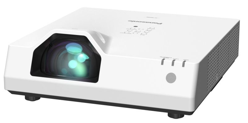 Dv nov ady projektor Panasonic Solid Shine LCD pro koly a firmy