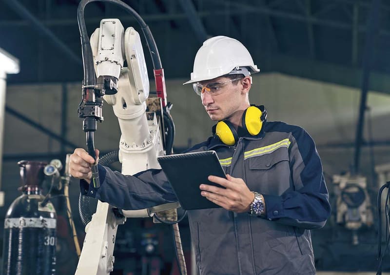 Jak vybrat vhodnho robota pro pracovit, kter chceme robotizovat?