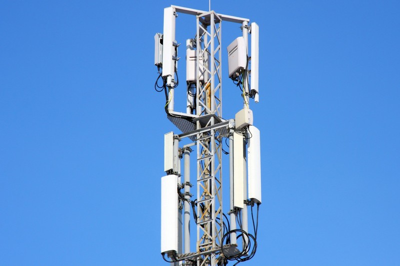 A� 600 nov�ch vys�la�� by m�lo zlep�it pokryt� b�l�ch m�st mobiln� s�t�