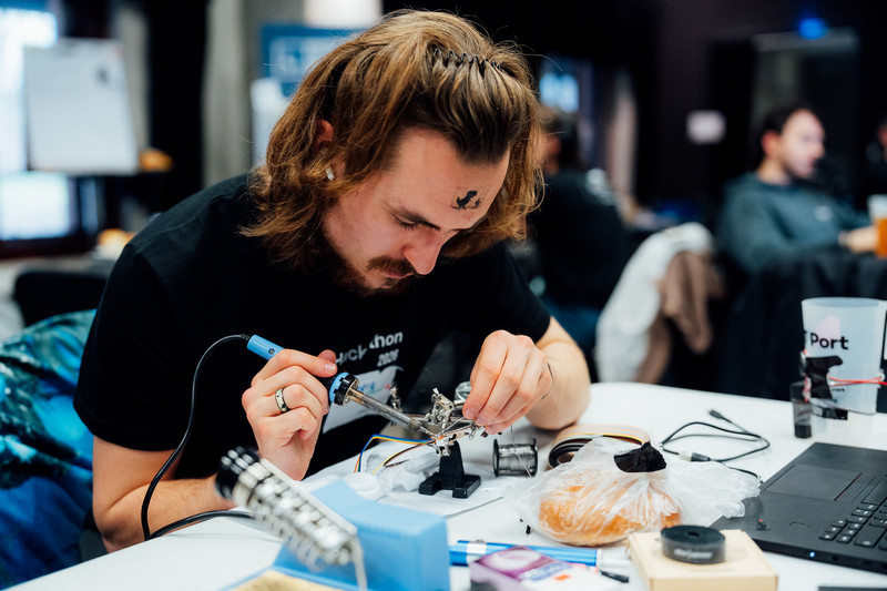 #AimtecHackathon op�t uk�zal, jak mohou technologie pom�hat